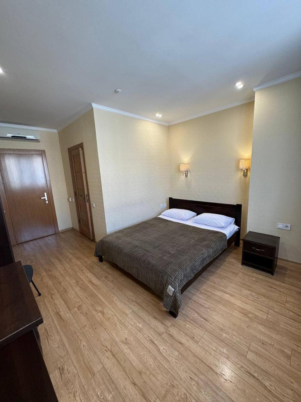 Passage Hotel Τερνόπιλ Εξωτερικό φωτογραφία